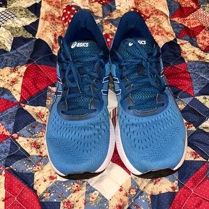 ASICS men’s tennis shoes